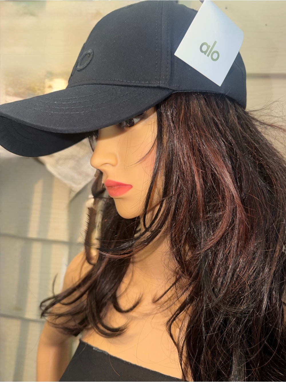 ALO Yoga Off Duty Black Cap - Picture 4 of 16